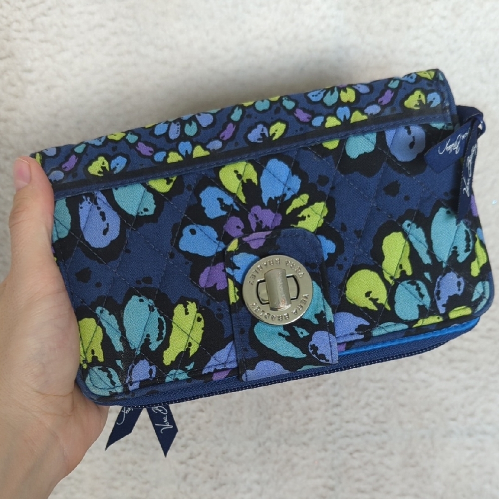 Vera‎ Bradley Blue & Green Floral Quilted Wallet